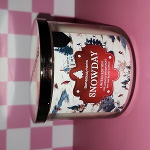 Bath & Body Works SNOWDAY 3-wick Candle